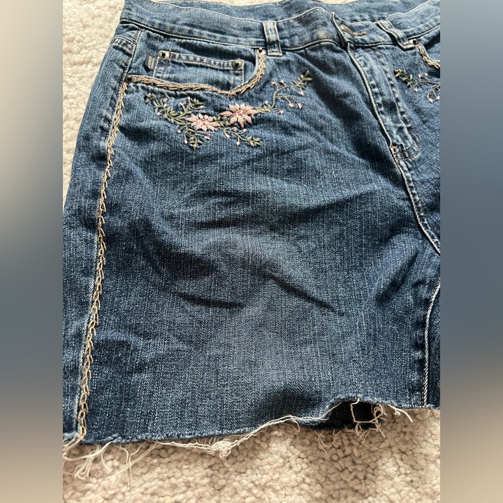 Ralph Lauren Embroidered Denim Women Shorts Size 8 - Picture 2 of 5